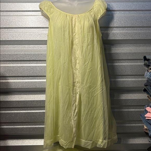 Vintage Miss Elaine Sunny Yellow Nightgown - Picture 3 of 5